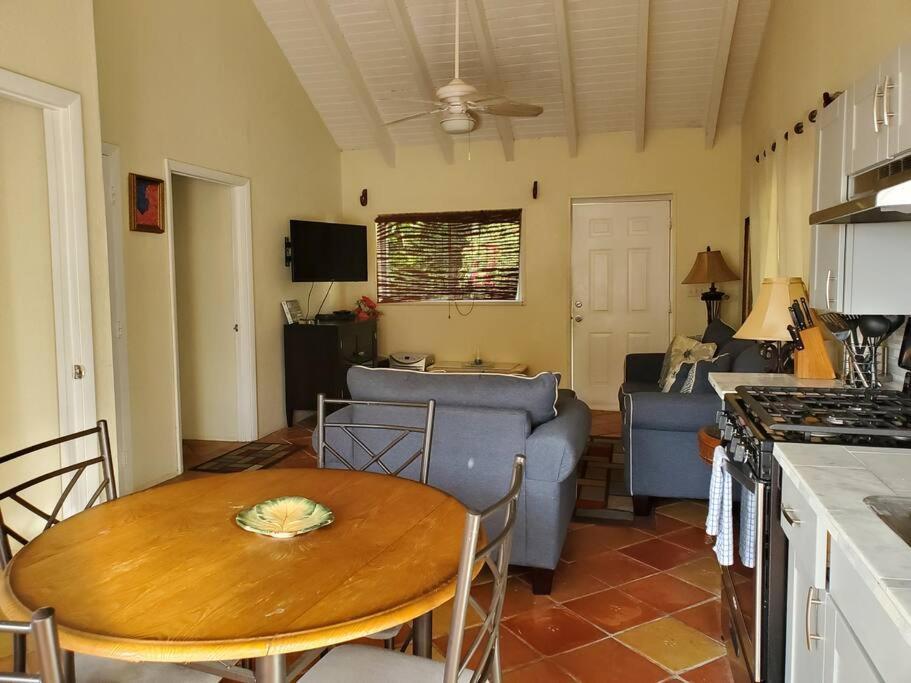 The Cottage At Villa Indigo Charlotte Amalie Bagian luar foto